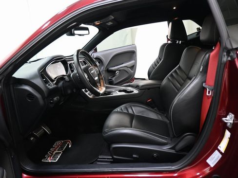 Used 2017 Dodge Challenger SRT Hellcat image 6