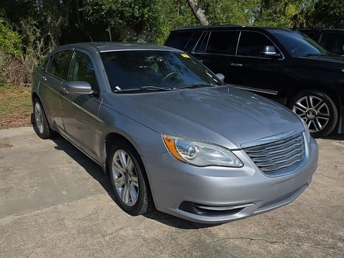Used 2013 Chrysler 200 Touring FWD image 5