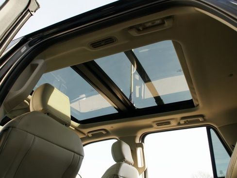 Used 2020 Ford Expedition Platinum image 28