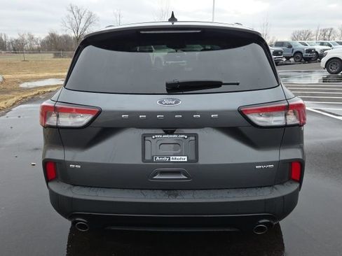 Used 2022 Ford Escape SE w/ SE Sport Appearance Package image 9