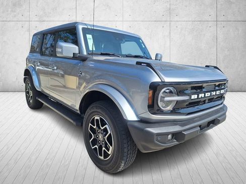 Used 2023 Ford Bronco Outer Banks image 7