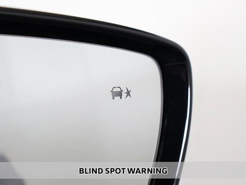 Used 2022 Buick Enclave Essence w/ Experience Buick Package image 6