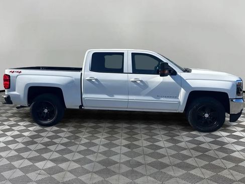 Used 2018 Chevrolet Silverado 1500 LT w/ Trailering Package AWD/4WD image 4