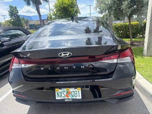 Used 2021 Hyundai Elantra SEL FWD image 12