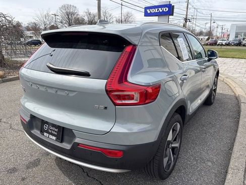 Used 2025 Volvo XC40 B5 Plus image 5