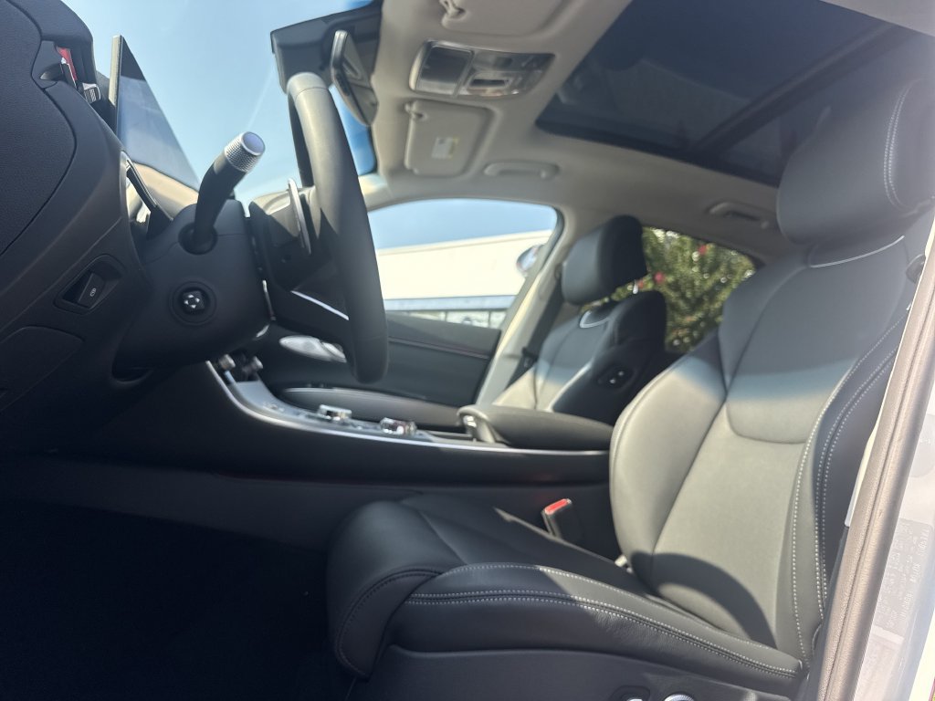 New 2027 Genesis GV70 2.5T Select AWD/4WD image 31