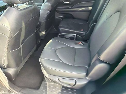 Certified 2025 Toyota Grand Highlander FWD image 27