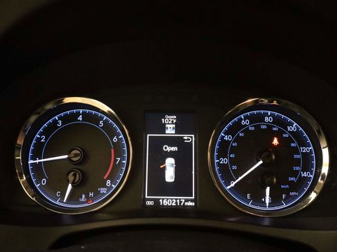 Used 2017 Toyota Corolla SE w/ Carpet Mat Package (TMS) image 4