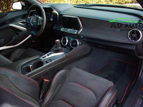 Used 2022 Chevrolet Camaro ZL1 RWD image 10
