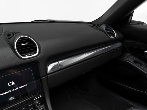 Used 2022 Porsche 718 Boxster RWD image 38