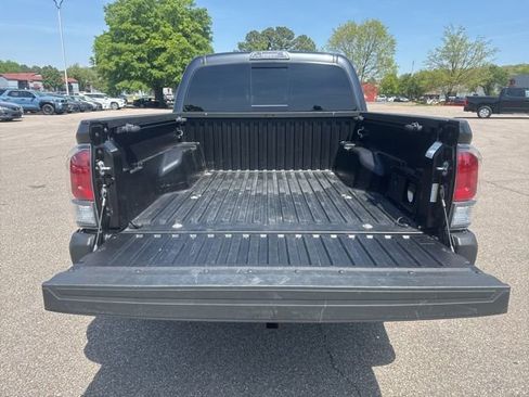 Used 2021 Toyota Tacoma TRD Off-Road image 18