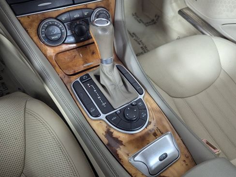 Used 2009 Mercedes-Benz SL 550 image 19