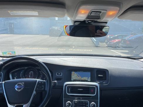Used 2016 Volvo S60 T5 Premier FWD image 4