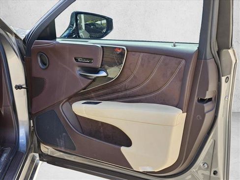 Used 2019 Lexus LS 500 w/ Interior Upgrade Package RWD image 10