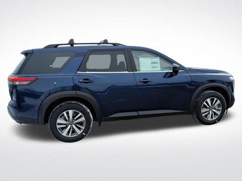 New 2026 Nissan Pathfinder SL image 8