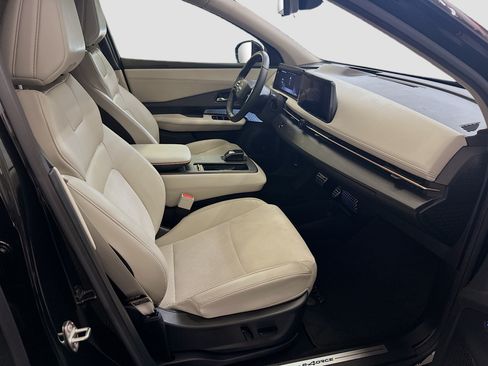 Used 2023 Nissan Ariya AWD image 34