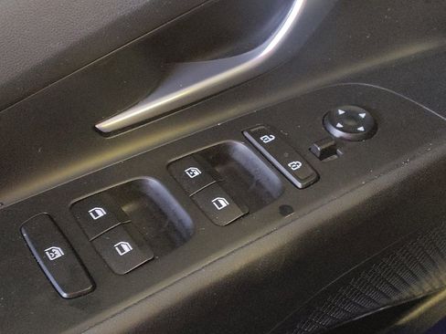 Used 2023 Hyundai Elantra Limited image 27