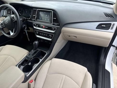 Used 2019 Hyundai Sonata SE FWD image 12