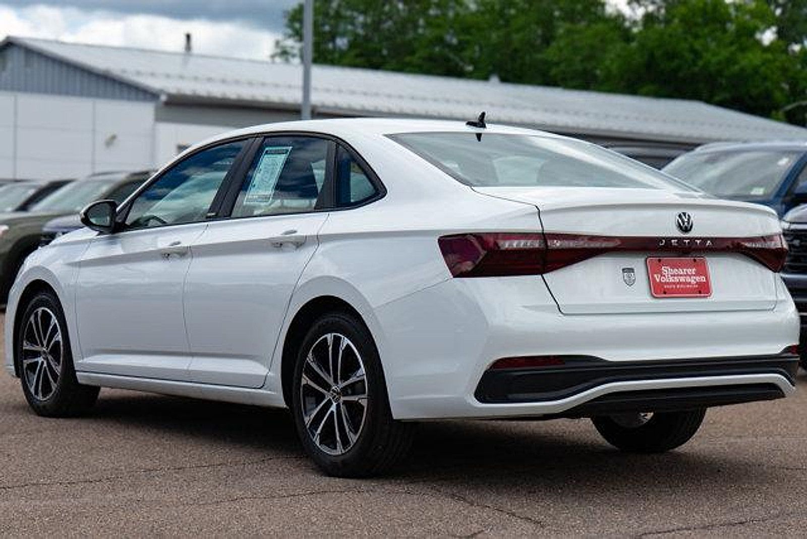 Used 2026 Volkswagen Jetta Sport FWD image 3