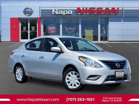 Certified 2016 Nissan Versa SV FWD image 1