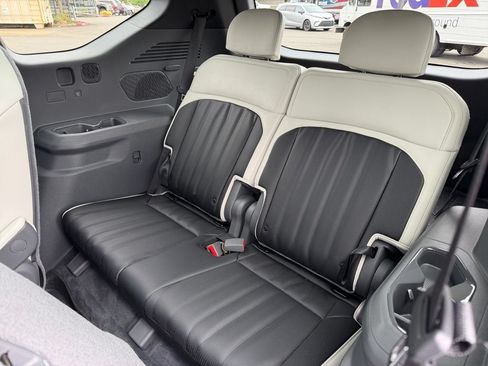 Used 2024 Kia EV9 GT-Line AWD/4WD image 33