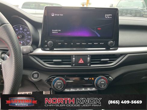 Used 2022 Kia Forte GT w/ GT2 Package image 9