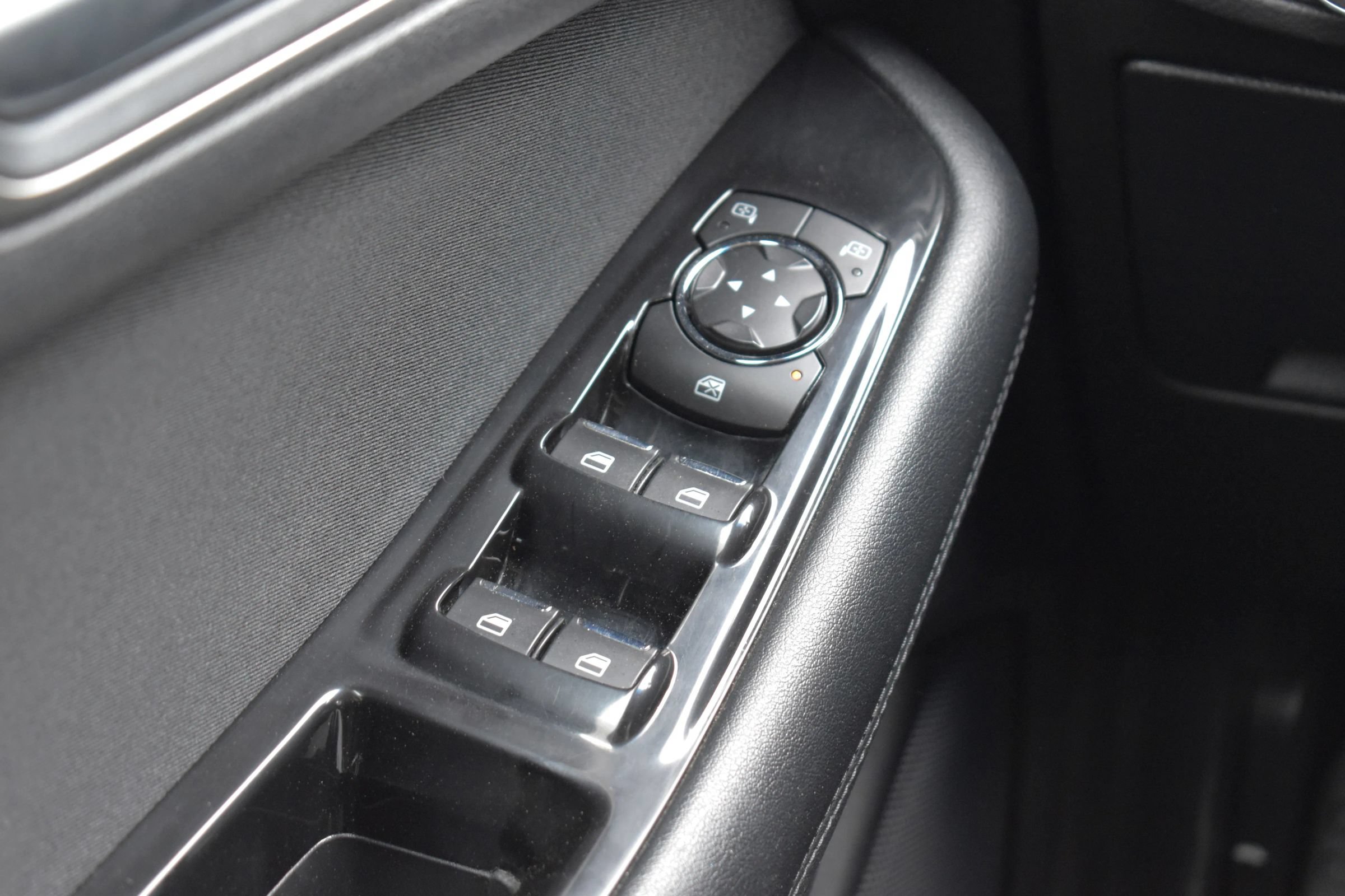 Used 2019 Ford Edge SEL FWD image 49