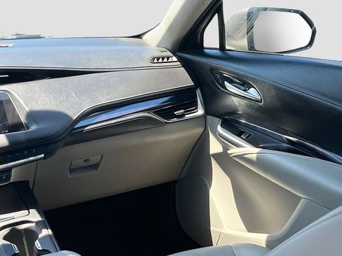 Used 2022 Cadillac XT4 Luxury w/ Cold Weather Package FWD image 22