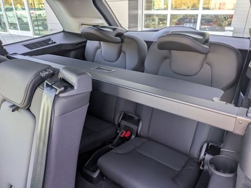 New 2026 Volvo XC90 B5 Plus w/ Protection Package image 17