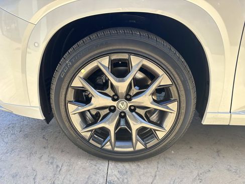 New 2026 Lexus TX 500h AWD image 10