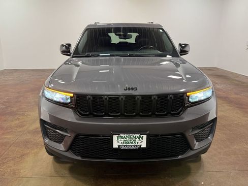 Used 2022 Jeep Grand Cherokee Altitude AWD/4WD image 41