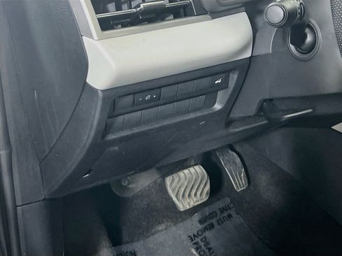 Used 2024 Mitsubishi Outlander SEL image 10