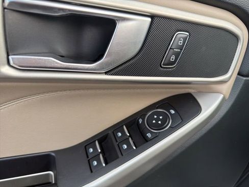 Certified 2023 Ford Explorer XLT w/ Equipment Group 202A image 21