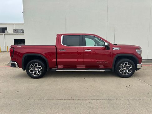 Used 2025 GMC Sierra 1500 SLT AWD/4WD image 10