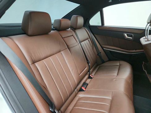 Used 2014 Mercedes-Benz E 350 Sedan image 29