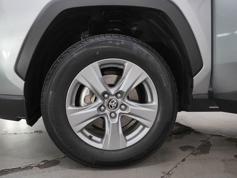 Used 2025 Toyota RAV4 LE AWD/4WD image 28