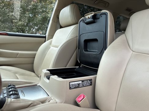 Used 2008 Lexus LX 570 4WD image 25