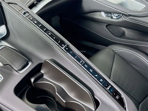 Used 2024 Chevrolet Corvette Stingray Preferred Cpe w/ Z51 Performance Package image 18
