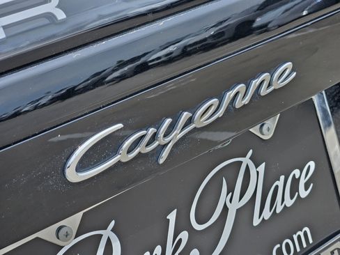 Used 2020 Porsche Cayenne image 12