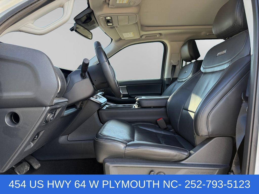 Certified 2025 Ford Expedition Max Platinum AWD/4WD image 9