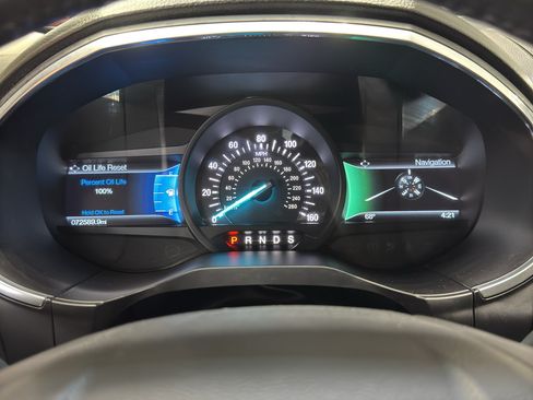 Used 2018 Ford Edge Titanium w/ Equipment Group 301A AWD/4WD image 28