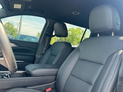 Used 2026 Chevrolet Traverse LT w/ Driver Confidence Package FWD image 11