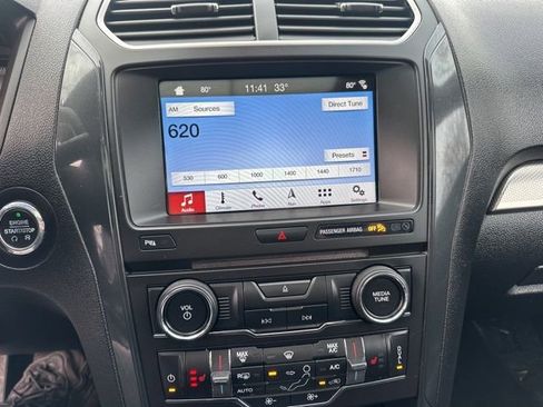 Used 2018 Ford Explorer XLT w/ Equipment Group 202A image 13