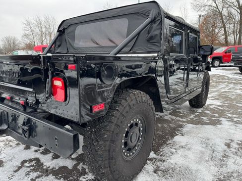 Used 2002 HUMMER H1 4-Door Open Top image 11