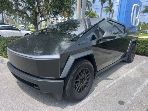 Used 2024 Tesla Cybertruck AWD Crew Cab image 1