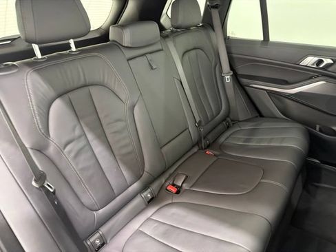 Certified 2022 BMW X5 xDrive40i w/ M Sport Package AWD/4WD image 22