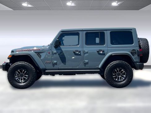 Used 2025 Jeep Wrangler Unlimited Rubicon AWD/4WD image 2