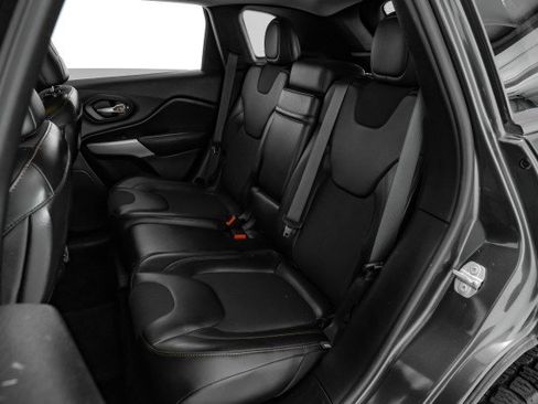 Used 2017 Jeep Cherokee Trailhawk w/ Cold Weather Group image 33