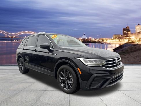 Certified 2023 Volkswagen Tiguan SE FWD image 4