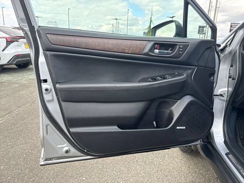 Used 2017 Subaru Outback 2.5i Limited AWD/4WD image 15